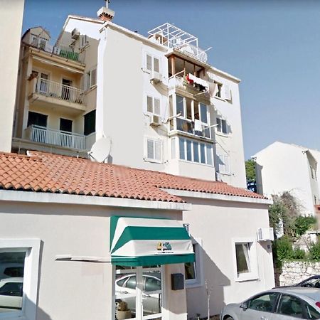 Pine Tree Apartment Дубровник Екстериор снимка
