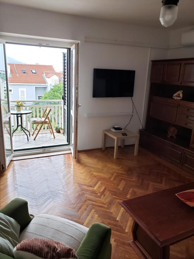 Pine Tree Apartment Дубровник Екстериор снимка