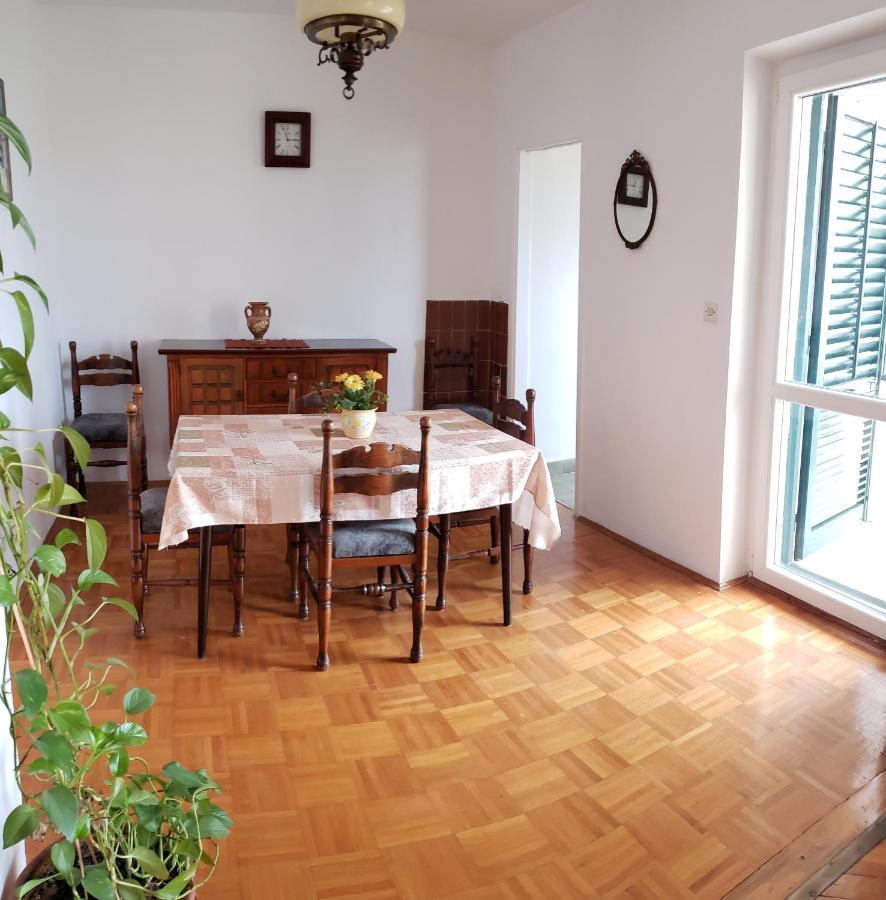 Pine Tree Apartment Дубровник Екстериор снимка