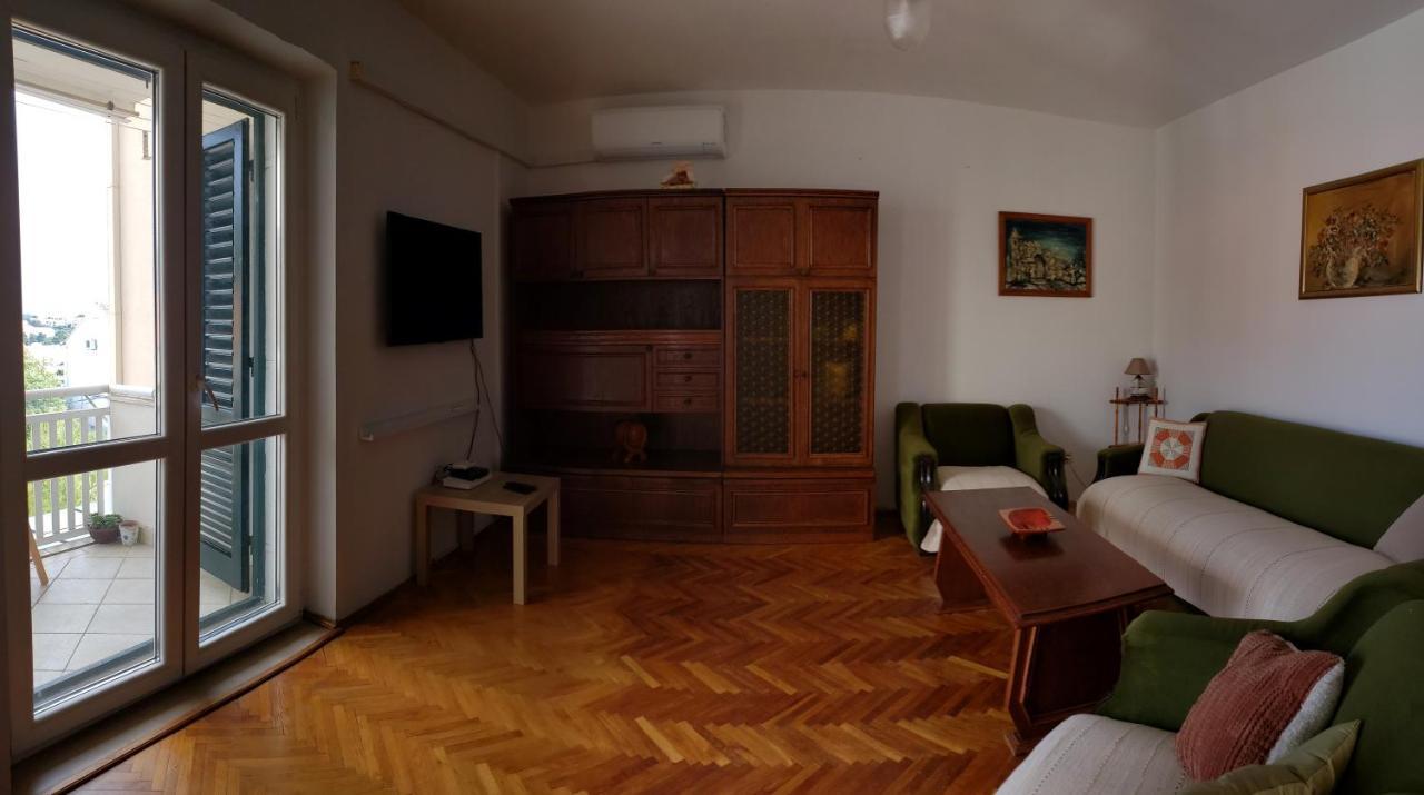 Pine Tree Apartment Дубровник Екстериор снимка